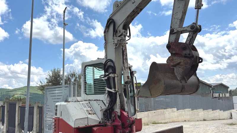 OmecoHub - TAKEUCHI TB180FR